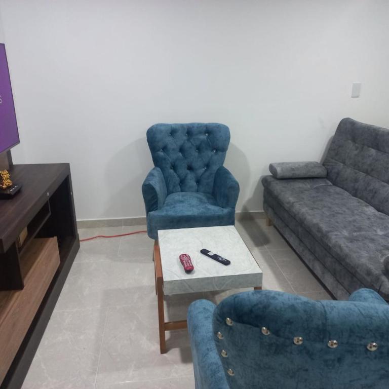 Hermoso apartamento con piscina ubicado cerca a los principales centros comerciales - Apartamento de 3 dormitorios - 30