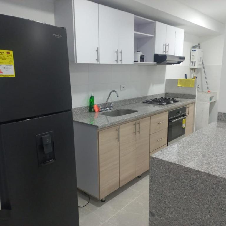 Hermoso apartamento con piscina ubicado cerca a los principales centros comerciales - Apartamento de 3 dormitorios - 31