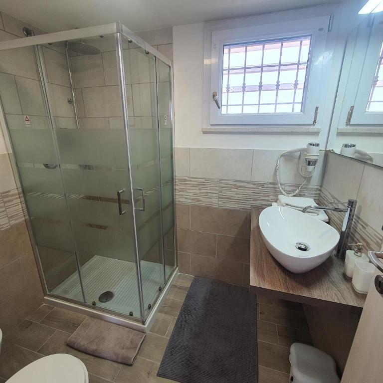Guest House Brezza Marina - Camera King - 2