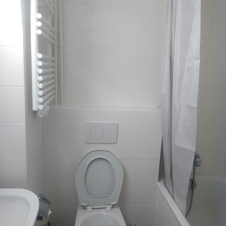 Charming flat center and near the lake - Chambre Familiale avec Salle de Bains - 37