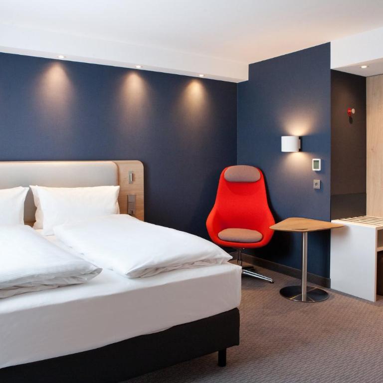 Holiday Inn Express Munich - Olympiapark by IHG - Standard Zimmer mit Queensize-Bett - 12