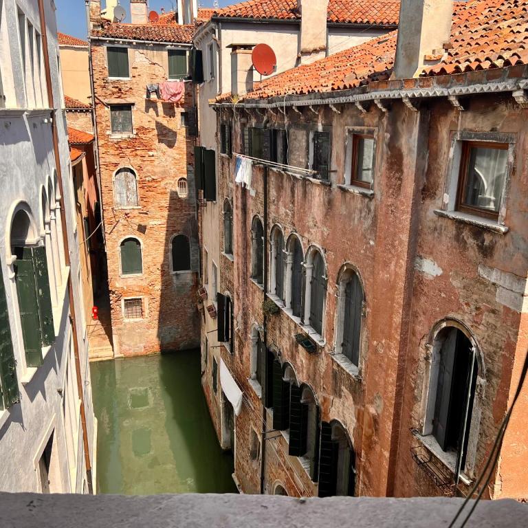 Hotel Canada - Camera Matrimoniale/Doppia con Letti Singoli con Vista Canale - 2