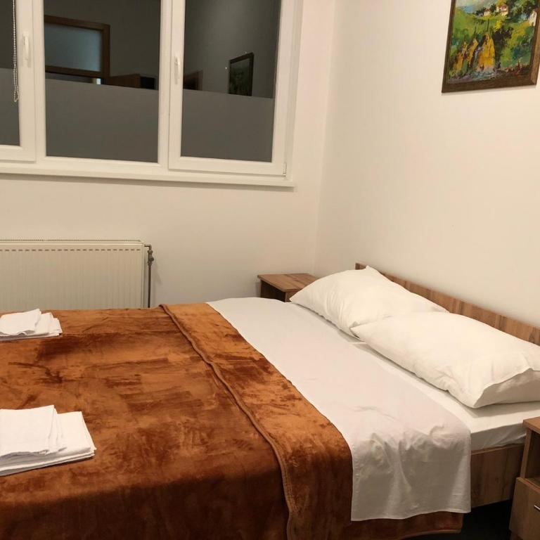 Hotel SLJIVNO - Dvokrevetna Soba sa Bračnim Krevetom - 1