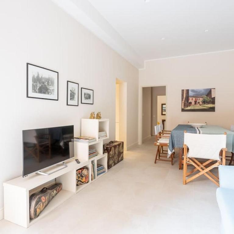 "PALAZZO SABBIONI" Appartamento Lusso Due Camere Soggiorno Cucina - Appartamento con 2 Camere da Letto - 8