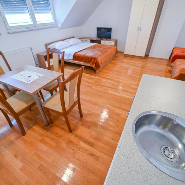 Hotel SLJIVNO - Apartman - 4