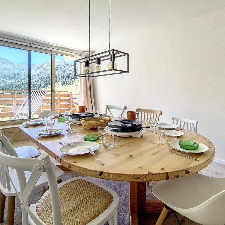 Spacieux apt rénové, ski aux pieds, cœur Mottaret, parking privé - Appartement 3 Chambres - 5