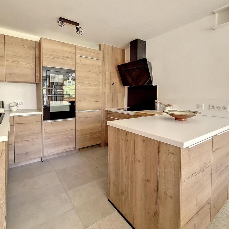 Spacieux apt rénové, ski aux pieds, cœur Mottaret, parking privé - Appartement 3 Chambres - 7
