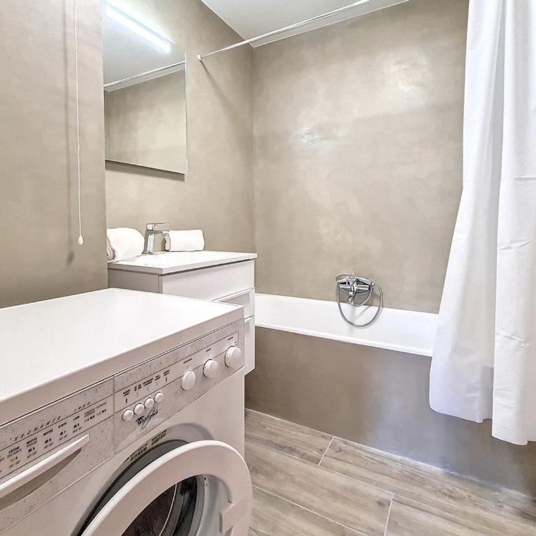 Spacieux apt rénové, ski aux pieds, cœur Mottaret, parking privé - Appartement 3 Chambres - 14