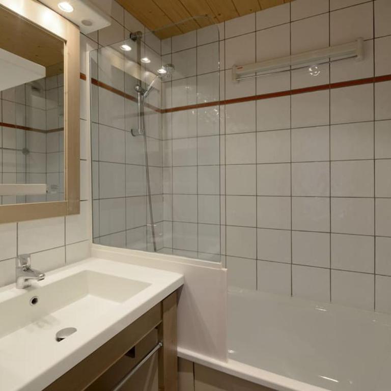 Studio 28m2 vue pistes plein sud du dimanche au dimanche - Apartment mit 1 Schlafzimmer - 7