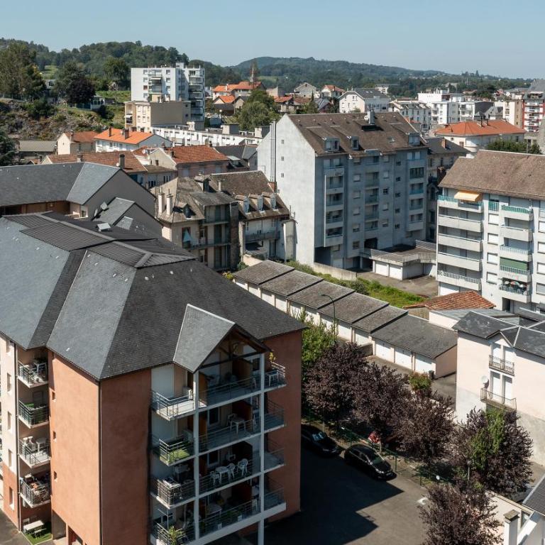 Appart. T 1 Bis, centre ville, entièrement rénové - Apartamento de 1 dormitorio - 24