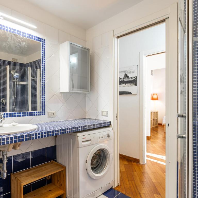 GuestHost - Florence Statuto Apartment with Small Courtyard - One-Bedroom Apartment - 14