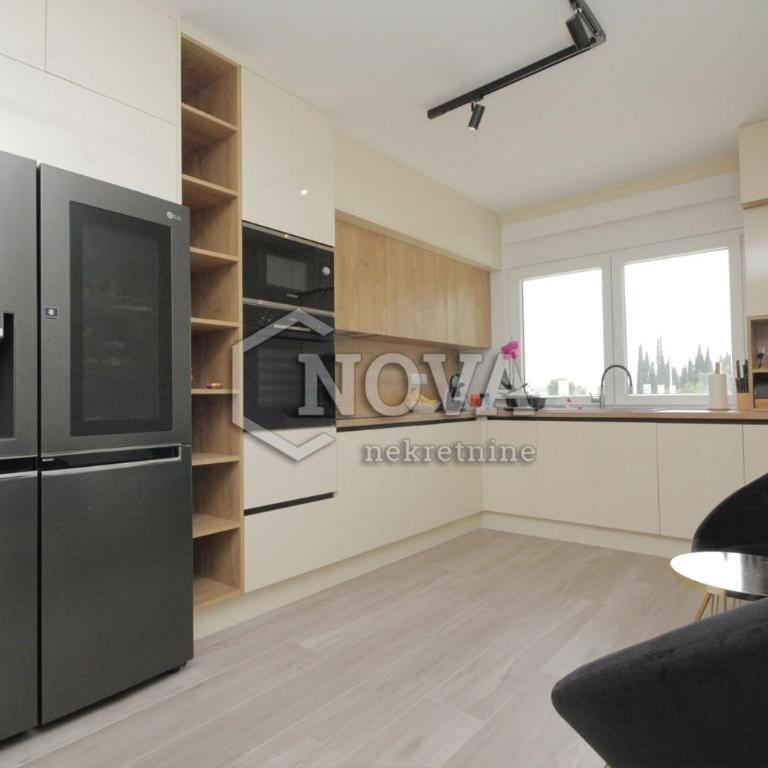 Vila Mikeli - Three-Bedroom Villa - 12