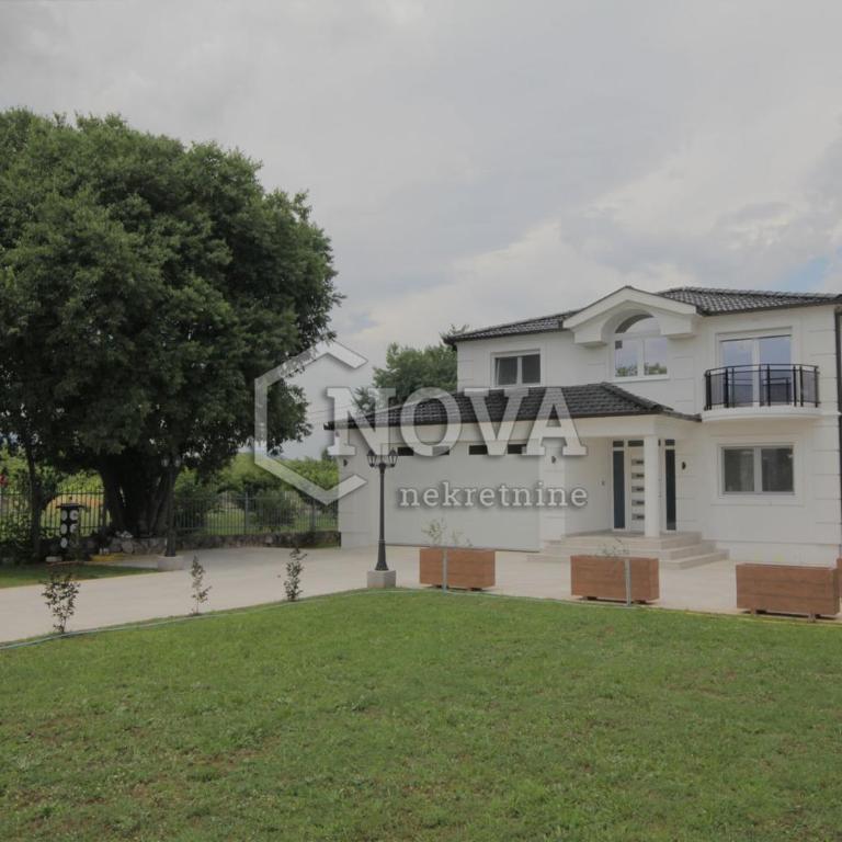 Vila Mikeli - Three-Bedroom Villa - 40