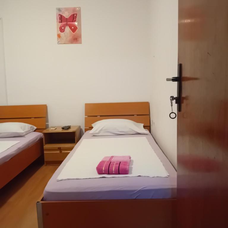 Sara apartments - Deluxe Double Room (2 Adults + 1 Child) - 8