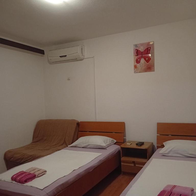 Sara apartments - Deluxe Double Room (2 Adults + 1 Child) - 7