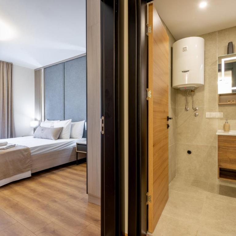 Dulamerovic Hotel - Apartman sa Balkonom - 17