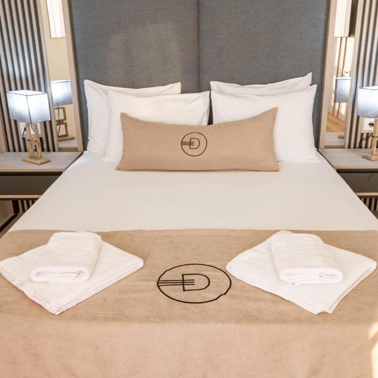 Dulamerovic Hotel - Dvokrevetna Soba sa Bračnim Krevetom i Balkonom - 11