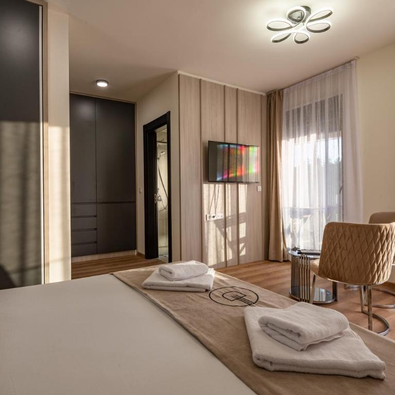 Dulamerovic Hotel - Dvokrevetna Soba sa Bračnim Krevetom i Balkonom - 10