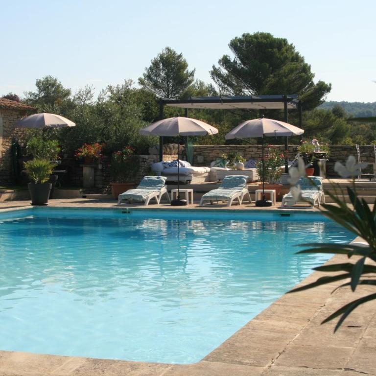 Chambre d'hôtes chez Maguy B-Villa Makeire - Chambre Lit Queen-Size - Vue sur Piscine - 1