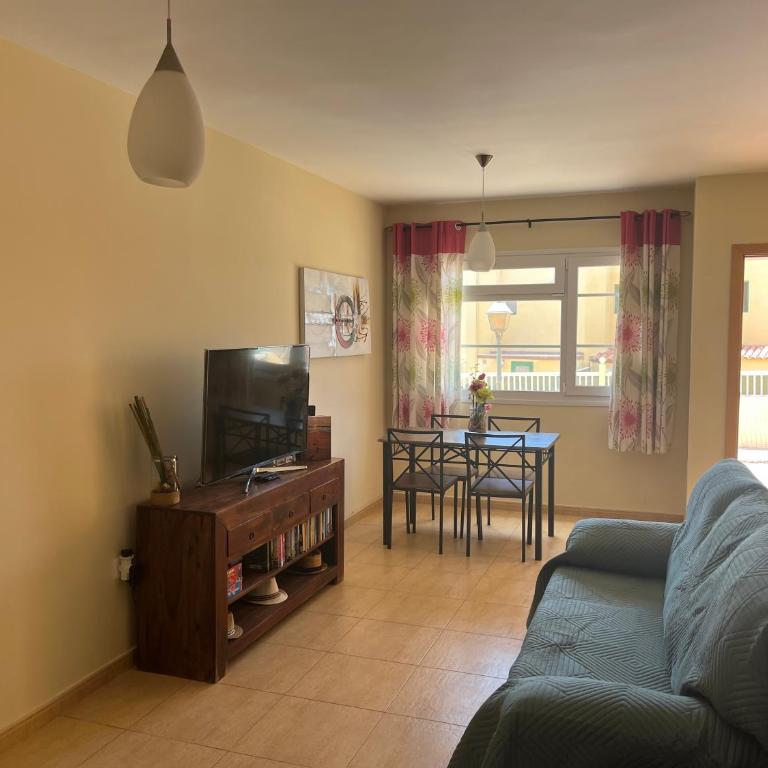 Caleta Holiday Rental - Casa Mombassa - Large House - 4