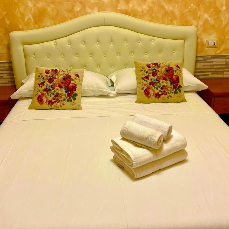 Relax On 2 - Guesthouse - Camera Tripla con Bagno Privato - 6