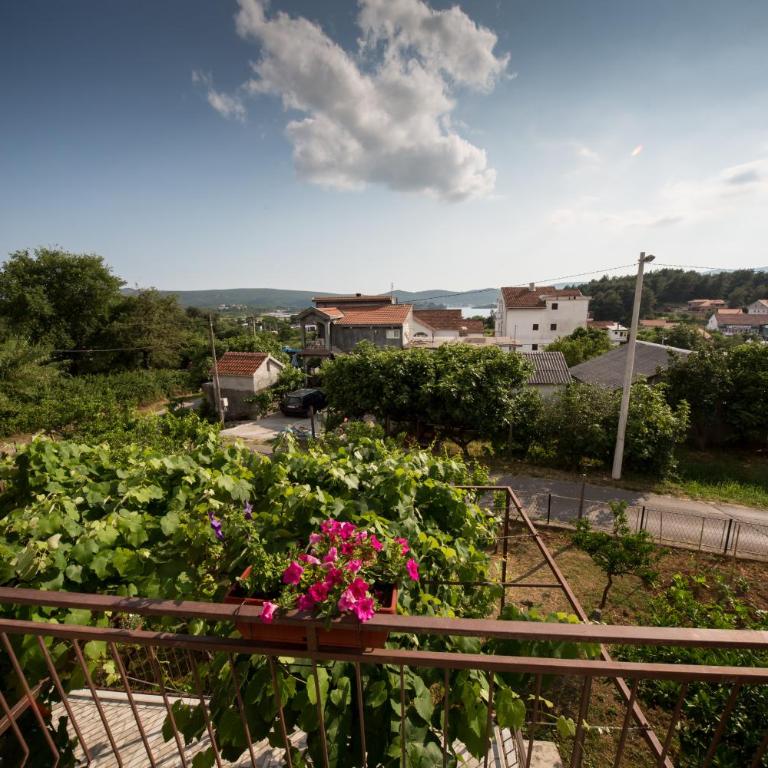 Apartments Pavićević - Double Room with Shared Bathroom - 6