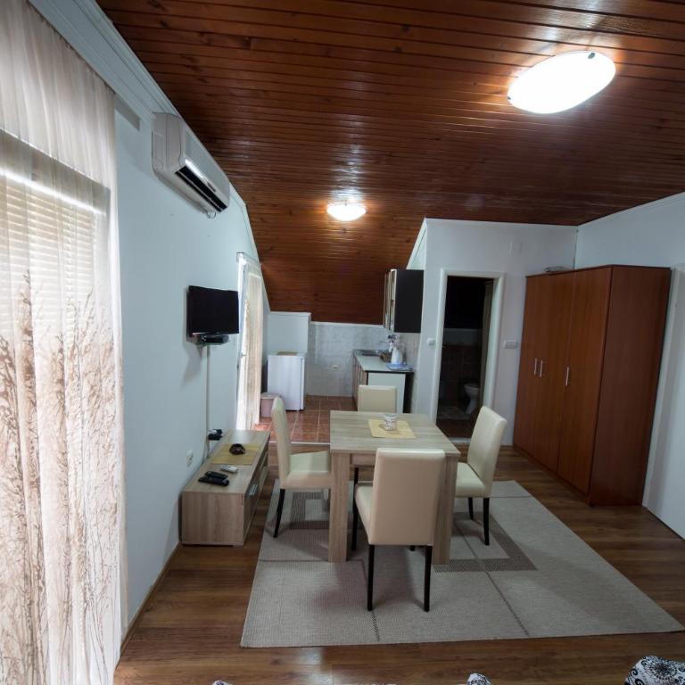 Apartments Pavićević - Studio with Terrace and Sea View - 4