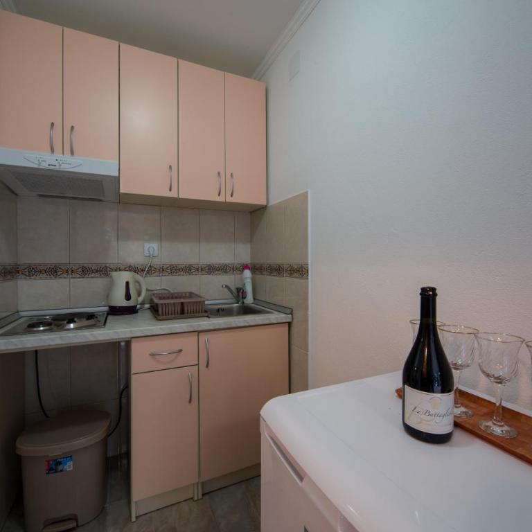 Apartments Pavićević - Two-Bedroom Apartment with Balcony and Garden View - 7