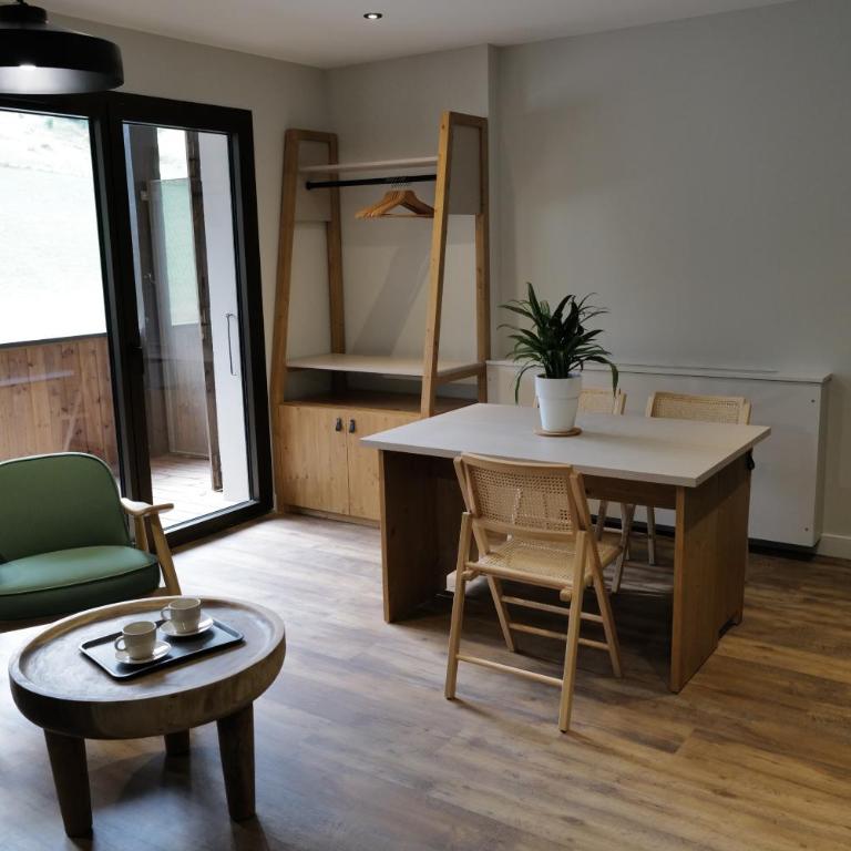 Les Gîtes d'Aillon et d'Ailleurs - Appartement avec Vue sur la Montagne - 2