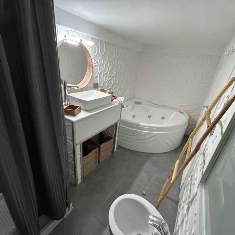 A un passo dal Castello Maschio ANGIOINO Appartment - Appartamento Superior - 32