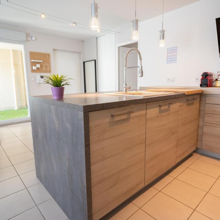 Chez Léon - Métro, Bus, Garage Double, 6 Personnes - Apartamento de 2 dormitorios - 4