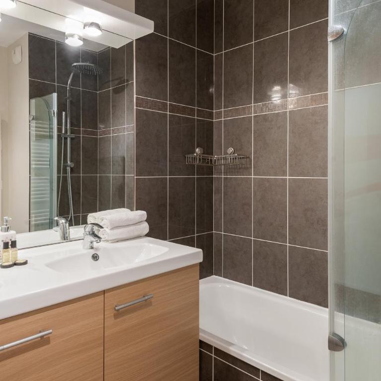 Chez Léon - Métro, Bus, Garage Double, 6 Personnes - Apartamento de 2 dormitorios - 15