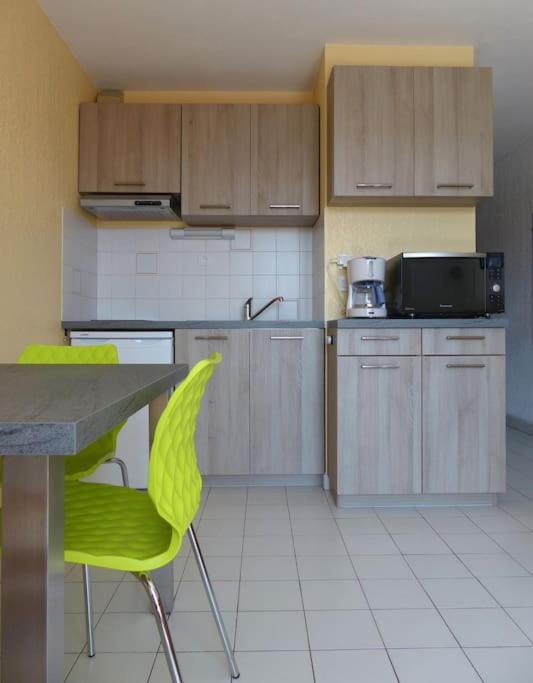 COLLIOURE Appart En Bord de MER PLAGE à 50m CLIM Garage location du samedi au samedi - Apartamento de 1 dormitorio - 4