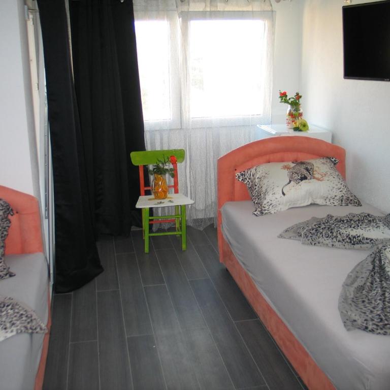 Guest House Dena - Family Room with Balcony and Sea View (2 Adults + 2 Children) - 3