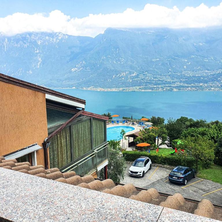 Residence Hotel Maxi - Appartamento con 2 Camere da Letto, Balcone e Vista Lago - 5