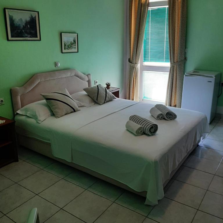 Guest House Aldin - Deluks Dvokrevetna Soba sa Bračnim Krevetom - 12