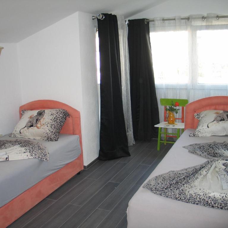 Guest House Dena - Family Room with Balcony and Sea View (2 Adults + 2 Children) - 25