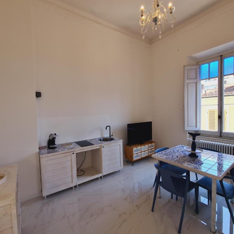 Allegra Viareggio Appartamento & Affittacamere Guest house - Suite con Balcone - 23