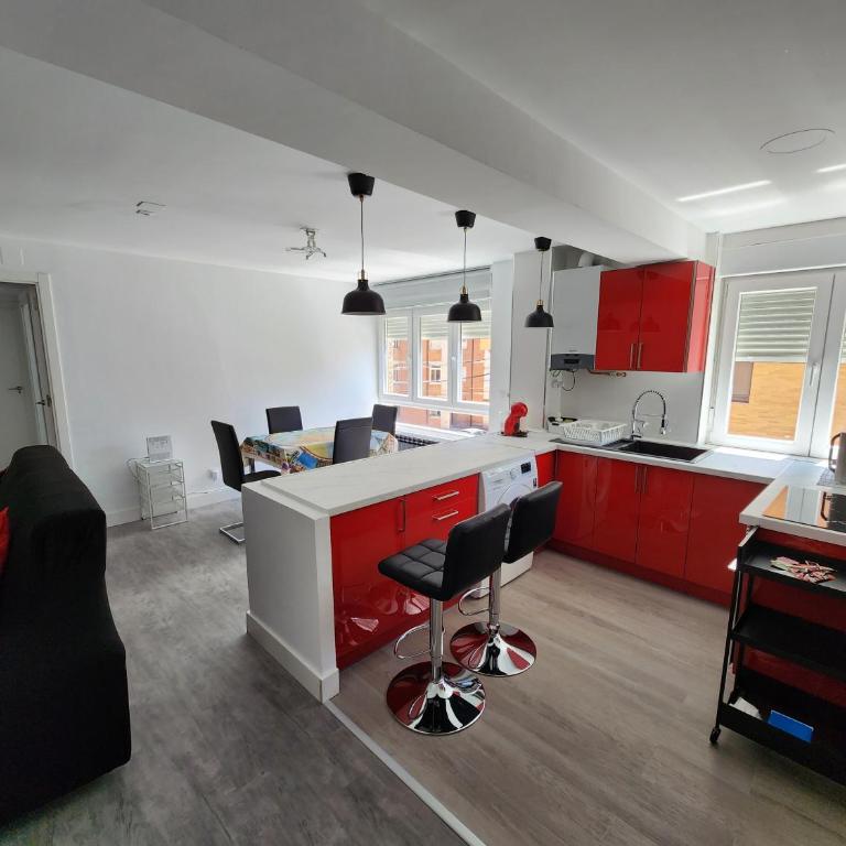 Piso centrico, Cerca de los hospitales y centro. - Apartamento de 3 dormitorios - 1