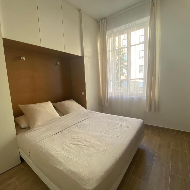 2 pièces / neuf - Ajaccio centre - Place Miot / Albert 1er - Appartement 1 Chambre - 10