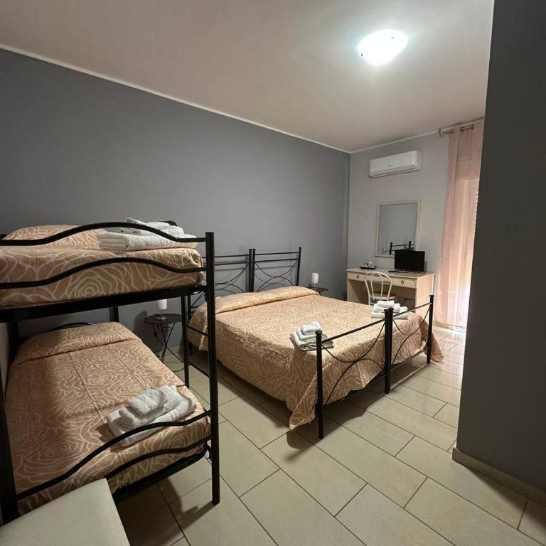B&B Emmanuel - Camera Quadrupla Standard - 6