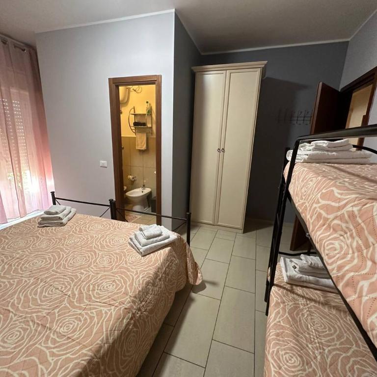B&B Emmanuel - Camera Quadrupla Standard - 9