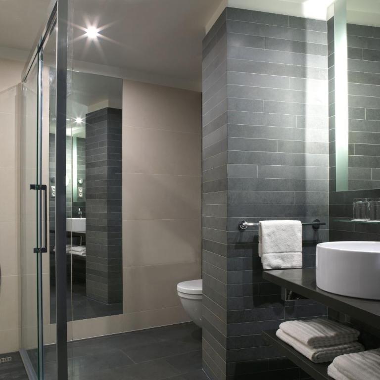 Renaissance Paris Arc de Triomphe Hotel - Chambre Stand’R - Vue sur Jardin - 11