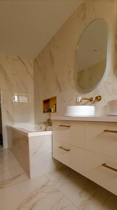 Luxury apartment with sea view - Appartement 3 Chambres - 7