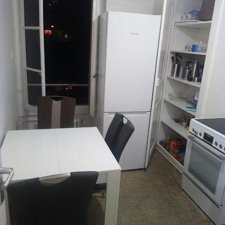 Charming flat center and near the lake - Chambre Familiale avec Salle de Bains - 35