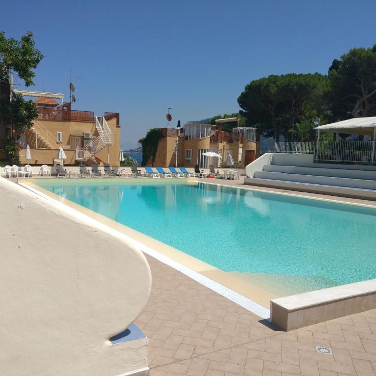 casa vacanze Mondello mare piscina CHIFEVI - Appartamento con 1 Camera da Letto - 2
