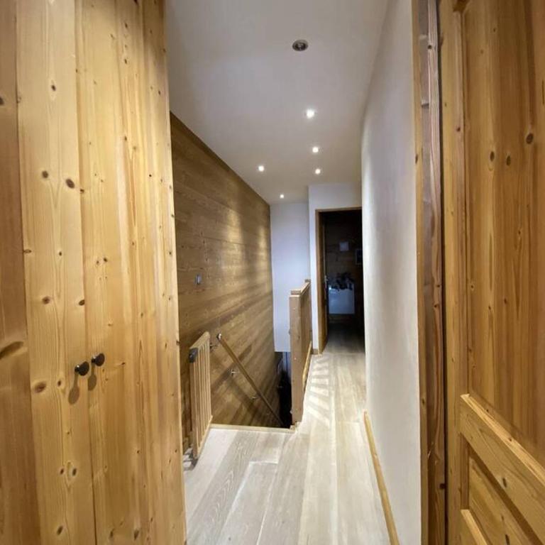 Alpe d'Huez Houses - Chez Julie - Chalet des Roches - Duplex, SUR les pistes de 3 chambres ! - Apartment mit 3 Schlafzimmern - 6