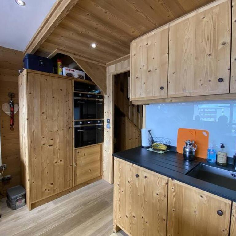 Alpe d'Huez Houses - Chez Julie - Chalet des Roches - Duplex, SUR les pistes de 3 chambres ! - Apartment mit 3 Schlafzimmern - 10