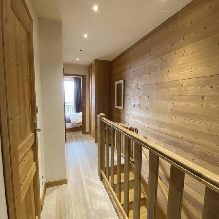 Alpe d'Huez Houses - Chez Julie - Chalet des Roches - Duplex, SUR les pistes de 3 chambres ! - Apartment mit 3 Schlafzimmern - 13