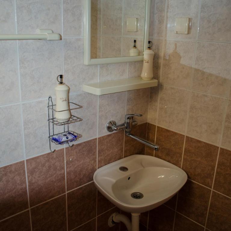 Apartments Lazarević Sutomore - Dvokrevetna Soba sa Zasebnim Krevetima - 9